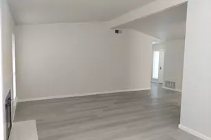 5 Bolinas Ct, Sacramento, CA 95823 - Photo 9