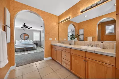 6832 Salvaterra Circle, Elk Grove, CA 95757 - Photo 39