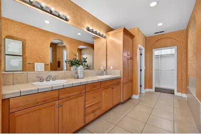 6832 Salvaterra Circle, Elk Grove, CA 95757 - Photo 35