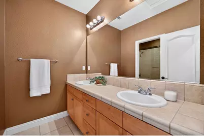 6832 Salvaterra Circle, Elk Grove, CA 95757 - Photo 45