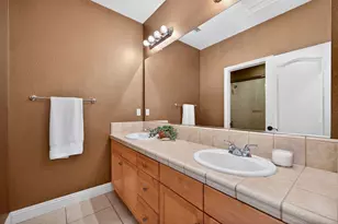 6832 Salvaterra Cir, Elk Grove, CA 95757 - Photo 45