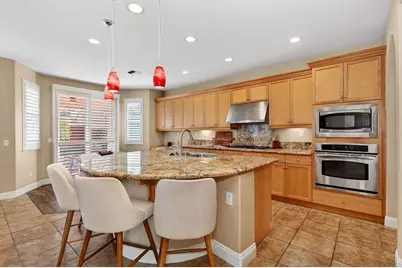 6832 Salvaterra Circle, Elk Grove, CA 95757 - Photo 17