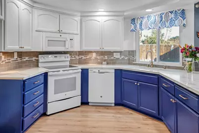 5908 Hickorywood Way, Citrus Heights, CA 95621 - Photo 11