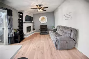 5908 Hickorywood Way, Citrus Heights, CA 95621 - Photo 13