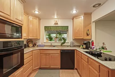 616 Morada Lane, Stockton, CA 95210 - Photo 7
