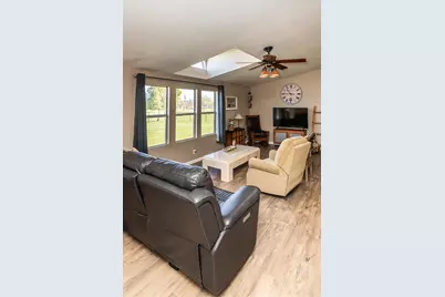 18041 Seidner Avenue, Escalon, CA 95320 - Photo 11