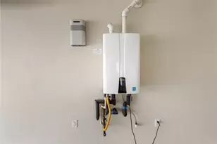 489 McClatchy Way, Sacramento, CA 95818 - Photo 27