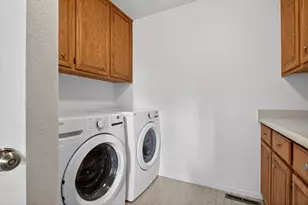 1729 Edgebrook Dr, Modesto, CA 95354 - Photo 29