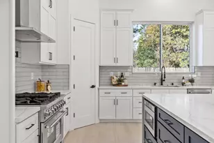 9017 Phoenix Ave, Fair Oaks, CA 95628 - Photo 11