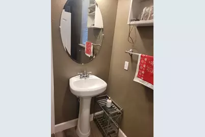 5012 Wuthering Avenue, Sacramento, CA 95823 - Photo 11