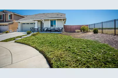 2000 Banks Place, Woodland, CA 95776 - Photo 3