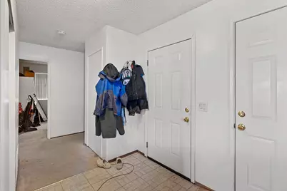 7242 Aberfeldy Way, Sacramento, CA 95842 - Photo 17