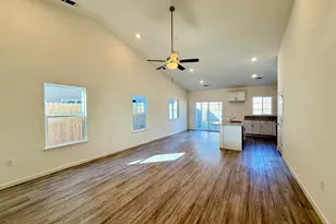 1205 E Orange St, Avenal, CA 93204 - Photo 5