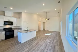 1205 E Orange St, Avenal, CA 93204 - Photo 7