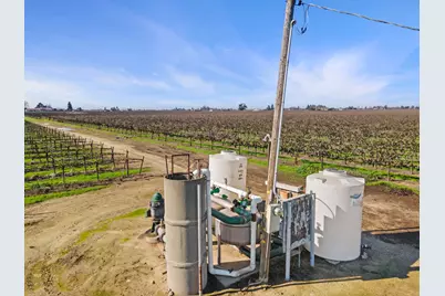 10400 E Harney Lane, Lodi, CA 95240 - Photo 11