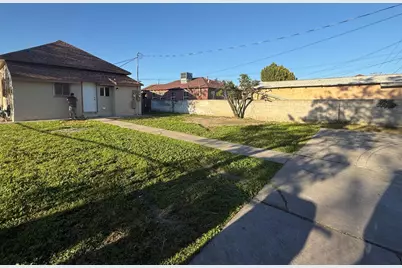 2006 E Lafayette Street, Stockton, CA 95205 - Photo 5