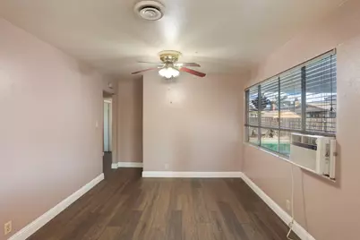 8402 Roxburgh Way, Stockton, CA 95209 - Photo 25