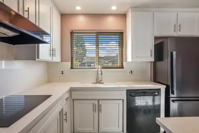 8402 Roxburgh Way, Stockton, CA 95209 - Photo 23