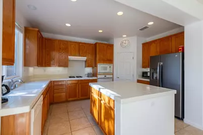 5706 Tres Piezas Drive, Sacramento, CA 95835 - Photo 9