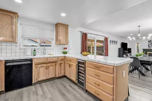 2488 Beechwood Way, Madera, CA 93637 - Photo 19