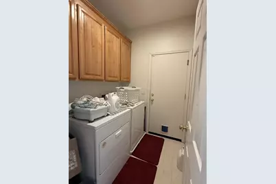 9785 Dartmoor Way, Elk Grove, CA 95757 - Photo 17