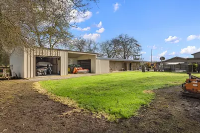 19909 E. Comstock Road, Linden, CA 95236 - Photo 45