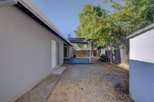 559 S Del Puerto Ave, Patterson, CA 95363 - Photo 37