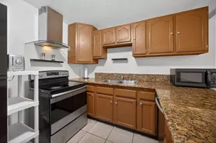 6635 Spoerriwood Ct, Sacramento, CA 95828 - Photo 9