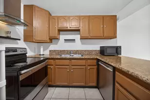 6635 Spoerriwood Ct, Sacramento, CA 95828 - Photo 11