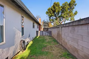 1087 E A St, Oakdale, CA 95361 - Photo 29