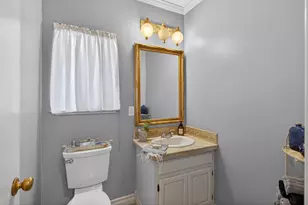 9818 Mira Del Rio Dr, Sacramento, CA 95827 - Photo 27