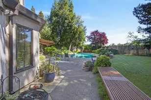 9818 Mira Del Rio Dr, Sacramento, CA 95827 - Photo 31