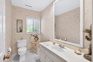 9818 Mira Del Rio Dr, Sacramento, CA 95827 - Photo 21
