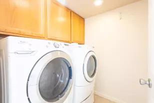 8247 Derbyshire Cir, Sacramento, CA 95828 - Photo 17