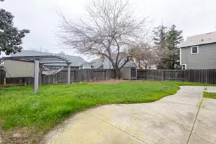 8247 Derbyshire Cir, Sacramento, CA 95828 - Photo 35