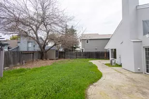 8247 Derbyshire Cir, Sacramento, CA 95828 - Photo 37