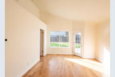 8247 Derbyshire Circle, Sacramento, CA 95828 - Photo 19