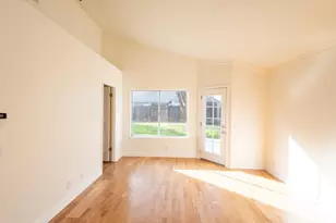 8247 Derbyshire Cir, Sacramento, CA 95828 - Photo 19