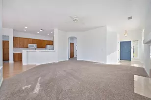 12129 Gold Bluff Ln, Gold River, CA 95670 - Photo 11