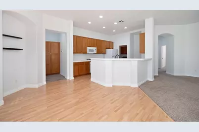 12129 Gold Bluff Lane, Gold River, CA 95670 - Photo 17