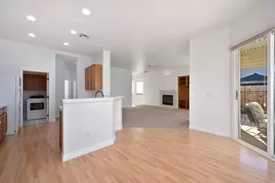 12129 Gold Bluff Ln, Gold River, CA 95670 - Photo 19