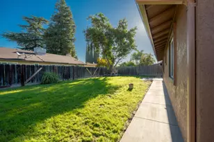 1070 5th St, Turlock, CA 95380 - Photo 17