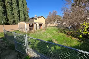 319 W 22nd St, Merced, CA 95340 - Photo 5