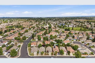 8581 Canyon Brook Way, Elk Grove, CA 95624 - Photo 35