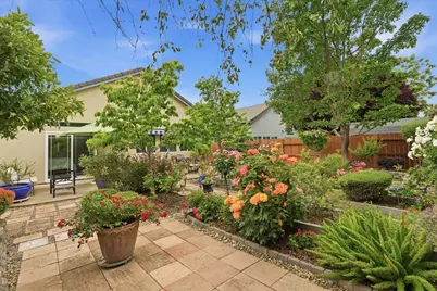 8581 Canyon Brook Way, Elk Grove, CA 95624 - Photo 27