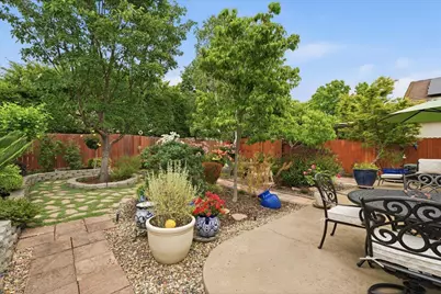 8581 Canyon Brook Way, Elk Grove, CA 95624 - Photo 23