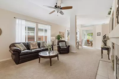 8581 Canyon Brook Way, Elk Grove, CA 95624 - Photo 5