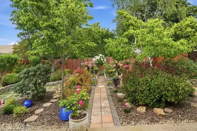 8581 Canyon Brook Way, Elk Grove, CA 95624 - Photo 29