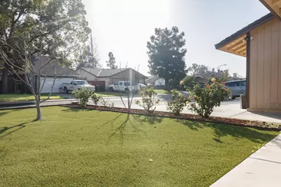 8621 Oldwoods Way, Sacramento, CA 95828 - Photo 31