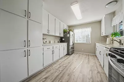 954 Port Ashton Court, Galt, CA 95632 - Photo 5